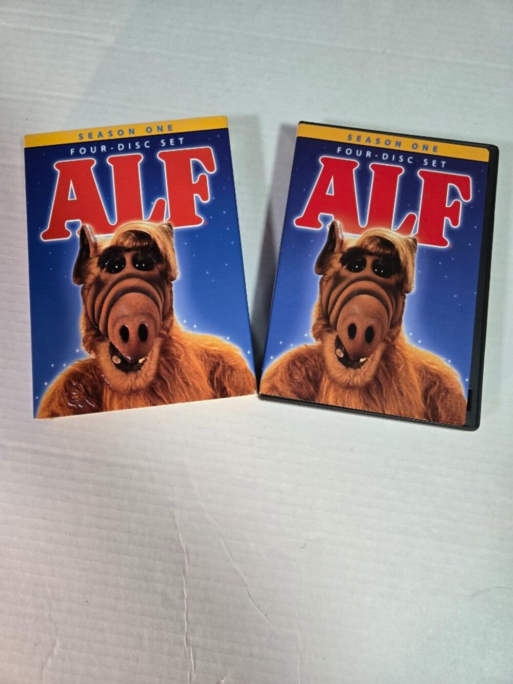 "Alf" Complete 1st Season in 1986 (4) Disc Set with Dust Sleeve Cover